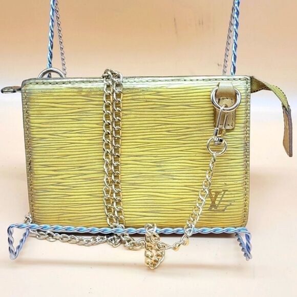 Authentic Louis Vuitton Epi Mini Pouch on Chain - Picture 1 of 9